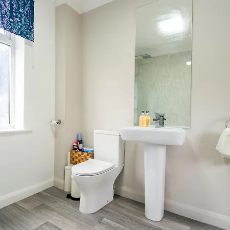 Clifford House - Prime Location - Free Parking, Fast Wifi And Smart Tv By Yoko Feriehus *