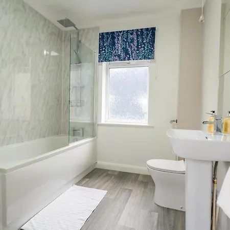 Clifford House - Prime Location - Free Parking, Fast Wifi And Smart Tv By Yoko Redcar