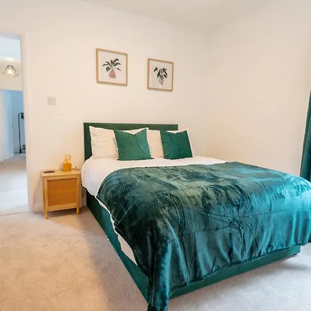 Feriehus Clifford House - Prime Location - Free Parking, Fast Wifi And Smart Tv By Yoko *